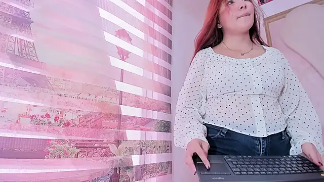 Snapshot of little_doll18_ chatting on May 2026 08:50:02 PM little doll18 online show from May 2026 08:50:02 PM