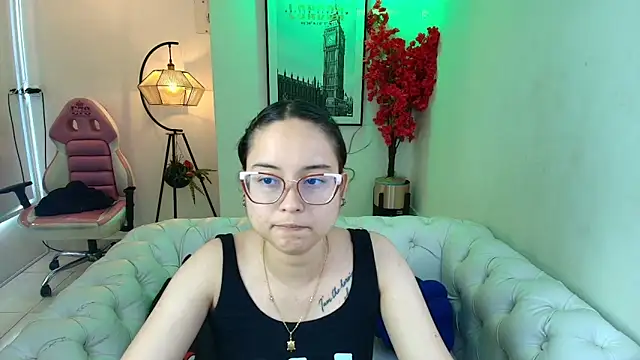 Snapshot of Shady_bug chatting on May 2026 07:20:02 PM Shady bug online show from May 2026 07:20:02 PM