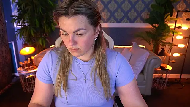 AlissyaGrayy online show from June 2026 12:47:02 PM