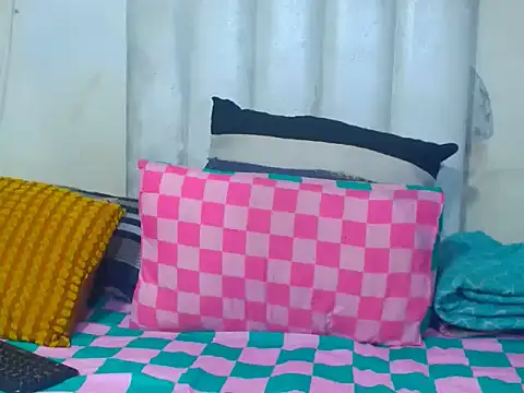 BestieBoomber online show from July 2026 08:13:02 PM