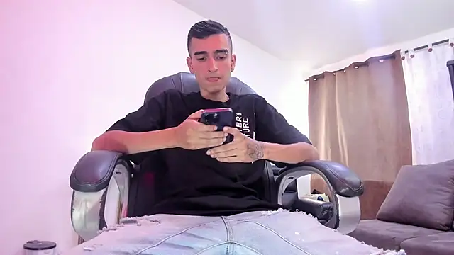 Ethann Boy online show from April 2026 07:53:01 PM