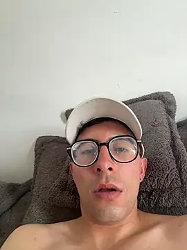 LeonBlazze online show from July 2026 04:11:01 PM
