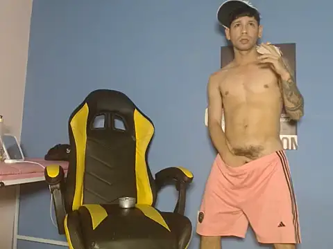 ricardo big cock online show from April 2026 10:19:02 PM