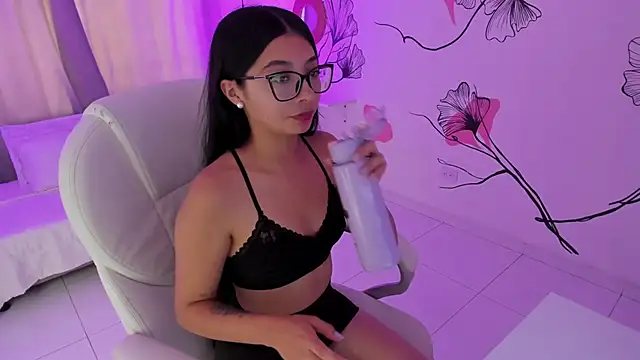 AishaNoor online show from April 2026 07:31:02 PM