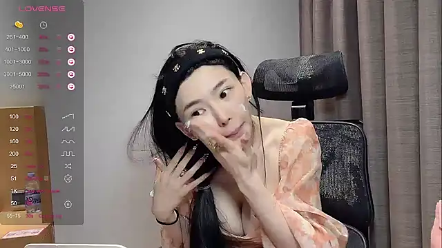 Snapshot of kiki-12 chatting on April 2026 11:49:02 PM kiki-12 online show from April 2026 11:49:02 PM
