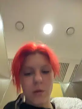 Snapshot of NinaParri chatting on May 2026 04:28:01 AM NinaParri online show from May 2026 04:28:01 AM