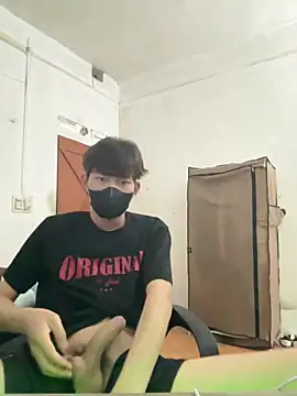 Snapshot of Funkin- chatting on April 2026 12:02:01 PM Funkin- online show from April 2026 12:02:01 PM