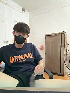 Snapshot of Funkin- chatting on April 2026 11:48:02 AM Funkin- online show from April 2026 11:48:02 AM