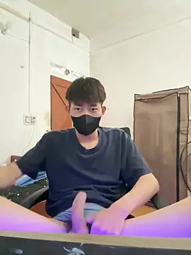 Snapshot of Funkin- chatting on April 2026 12:12:01 PM Funkin- online show from April 2026 12:12:01 PM