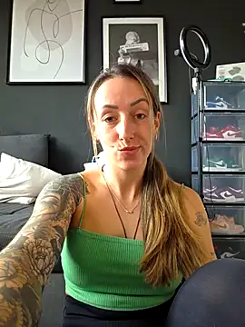 Snapshot of NicoleKaiser chatting on March 2026 03:01:01 PM NicoleKaiser online show from March 2026 03:01:01 PM