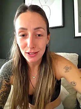 Snapshot of NicoleKaiser chatting on April 2026 05:12:02 PM NicoleKaiser online show from April 2026 05:12:02 PM