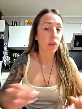 Snapshot of NicoleKaiser chatting on April 2026 06:31:01 PM NicoleKaiser online show from April 2026 06:31:01 PM