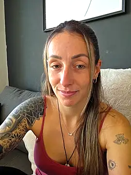 Snapshot of NicoleKaiser chatting on April 2026 08:09:02 AM NicoleKaiser online show from April 2026 08:09:02 AM