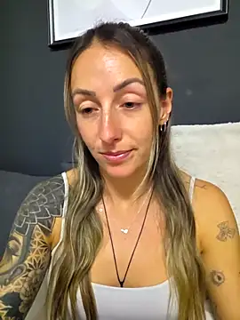 Snapshot of NicoleKaiser chatting on May 2026 06:35:02 PM NicoleKaiser online show from May 2026 06:35:02 PM