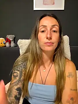 Snapshot of NicoleKaiser chatting on May 2026 06:13:01 PM NicoleKaiser online show from May 2026 06:13:01 PM