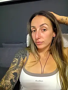 Snapshot of NicoleKaiser chatting on May 2026 07:11:01 PM NicoleKaiser online show from May 2026 07:11:01 PM