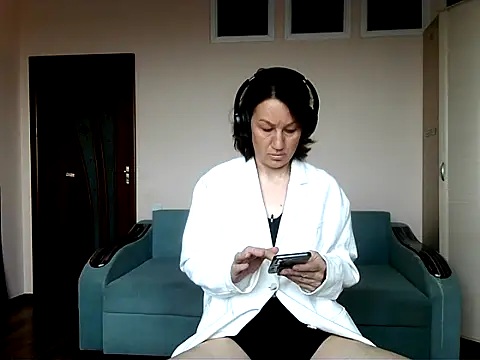 Snapshot of PrivateVelvetXX chatting on March 2026 04:06:01 AM PrivateVelvetXX online show from March 2026 04:06:01 AM