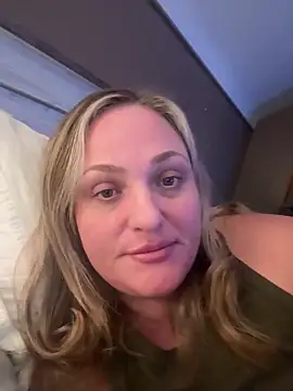 1SexyQueen online show from May 2026 11:00:01 PM