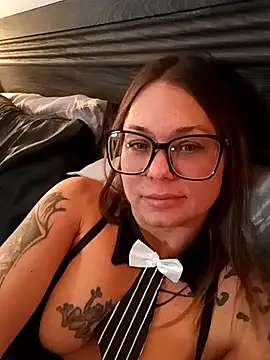 Snapshot of Couple_qc chatting on April 2026 11:50:01 PM Couple qc online show from April 2026 11:50:01 PM