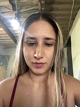 VictoriaWhitmore online show from April 2026 03:32:01 PM