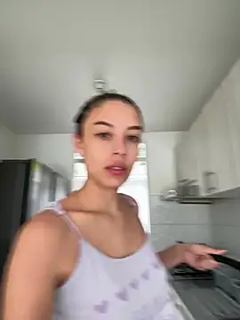 Lauren Storm online show from April 2026 01:24:02 PM