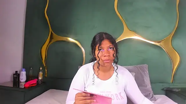 Snapshot of taty_sexxx chatting on April 2026 02:48:01 PM taty sexxx online show from April 2026 02:48:01 PM