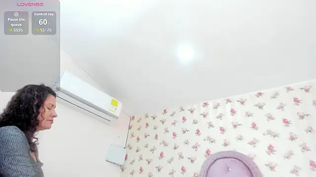 Snapshot of crystal_watson0 chatting on June 2026 01:39:02 PM crystal watson0 online show from June 2026 01:39:02 PM