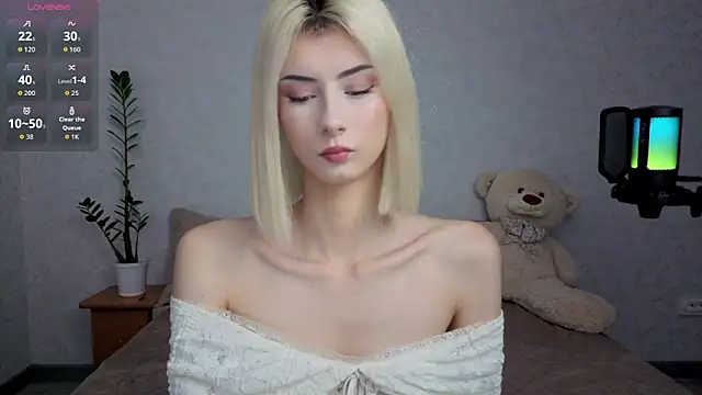kittysocutie online show from June 2026 12:33:02 AM