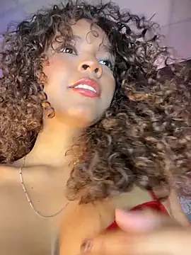 Snapshot of CurlyOopsieXXX chatting on April 2026 09:40:02 PM CurlyOopsieXXX online show from April 2026 09:40:02 PM