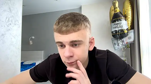 Snapshot of SoloFury chatting on May 2026 10:33:02 AM SoloFury online show from May 2026 10:33:02 AM