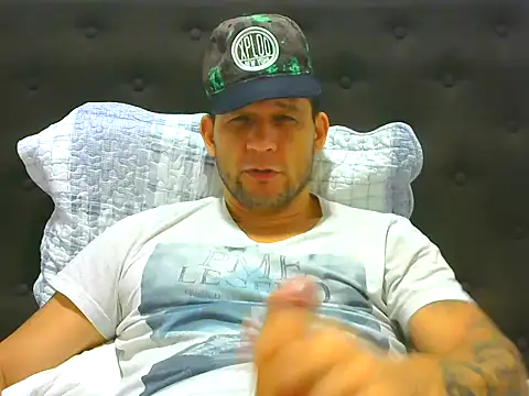 Snapshot of altenori chatting on May 2026 03:25:01 AM altenori online show from May 2026 03:25:01 AM