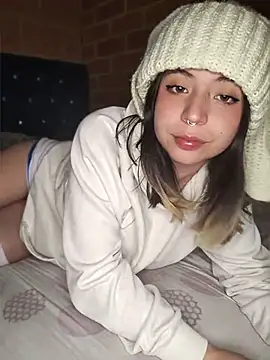 Snapshot of Petite_CherryX chatting on April 2026 01:26:01 AM Petite CherryX online show from April 2026 01:26:01 AM