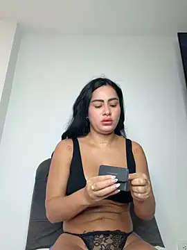 Snapshot of MoraFit_ chatting on June 2026 02:04:01 PM MoraFit online show from June 2026 02:04:01 PM