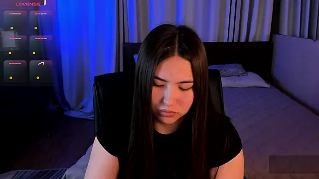 Snapshot of IceIcebabe_ chatting on May 2026 01:02:02 AM IceIcebabe online show from May 2026 01:02:02 AM