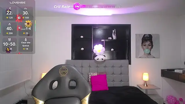 Melannyy V online show from June 2026 12:44:02 PM