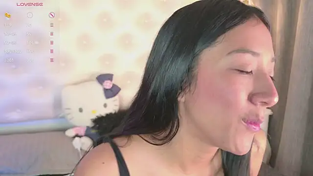 Snapshot of ninaBravu chatting on June 2026 12:43:01 PM ninaBravu online show from June 2026 12:43:01 PM