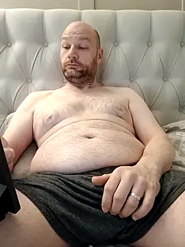 Snapshot of pitch_122 chatting on April 2026 06:47:02 AM pitch 122 online show from April 2026 06:47:02 AM