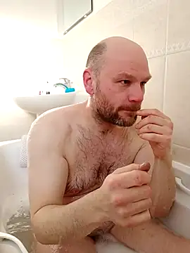 Snapshot of pitch_122 chatting on April 2026 05:02:01 PM pitch 122 online show from April 2026 05:02:01 PM