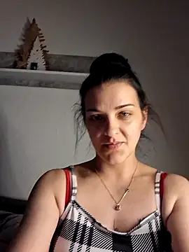 KitKatQueen online show from March 2026 08:01:01 PM