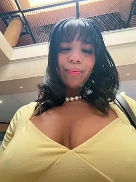 Snapshot of MonserratJons01 chatting on June 2026 03:49:01 PM MonserratJons01 online show from June 2026 03:49:01 PM