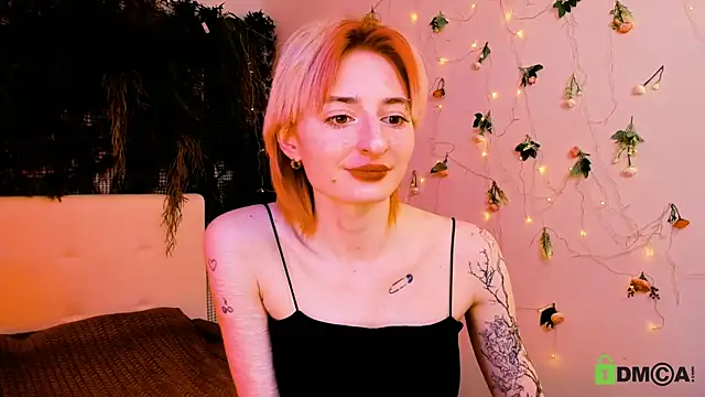 Kira  Cutie online show from May 2026 11:23:04 PM