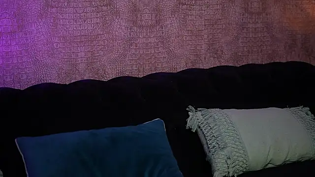 Snapshot of DaliaParis chatting on April 2026 07:22:02 PM DaliaParis online show from April 2026 07:22:02 PM