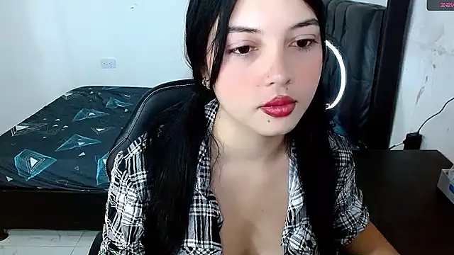 Snapshot of veleria_allurin chatting on April 2026 04:22:01 PM veleria allurin online show from April 2026 04:22:01 PM
