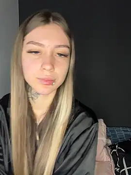 alyssa 22 online show from June 2026 10:53:02 PM