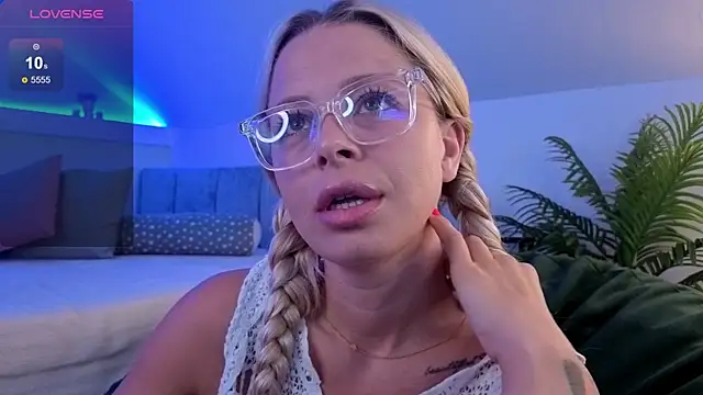 BluEyesKate online show from July 2026 03:04:01 AM