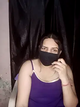 Snapshot of REENA-STRIP chatting on April 2026 05:48:02 PM REENA-STRIP online show from April 2026 05:48:02 PM