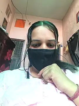 Snapshot of REENA-STRIP chatting on April 2026 05:21:01 AM REENA-STRIP online show from April 2026 05:21:01 AM