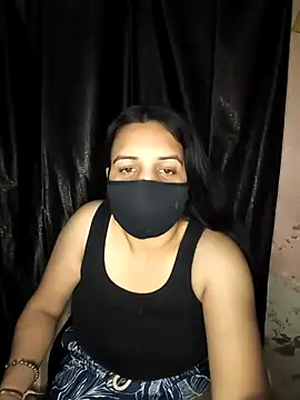 Snapshot of REENA-STRIP chatting on April 2026 02:58:02 PM REENA-STRIP online show from April 2026 02:58:02 PM