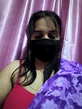 Snapshot of REENA-STRIP chatting on April 2026 07:19:01 PM REENA-STRIP online show from April 2026 07:19:01 PM