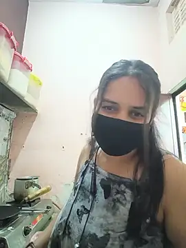 Snapshot of REENA-STRIP chatting on May 2026 06:21:03 AM REENA-STRIP online show from May 2026 06:21:03 AM